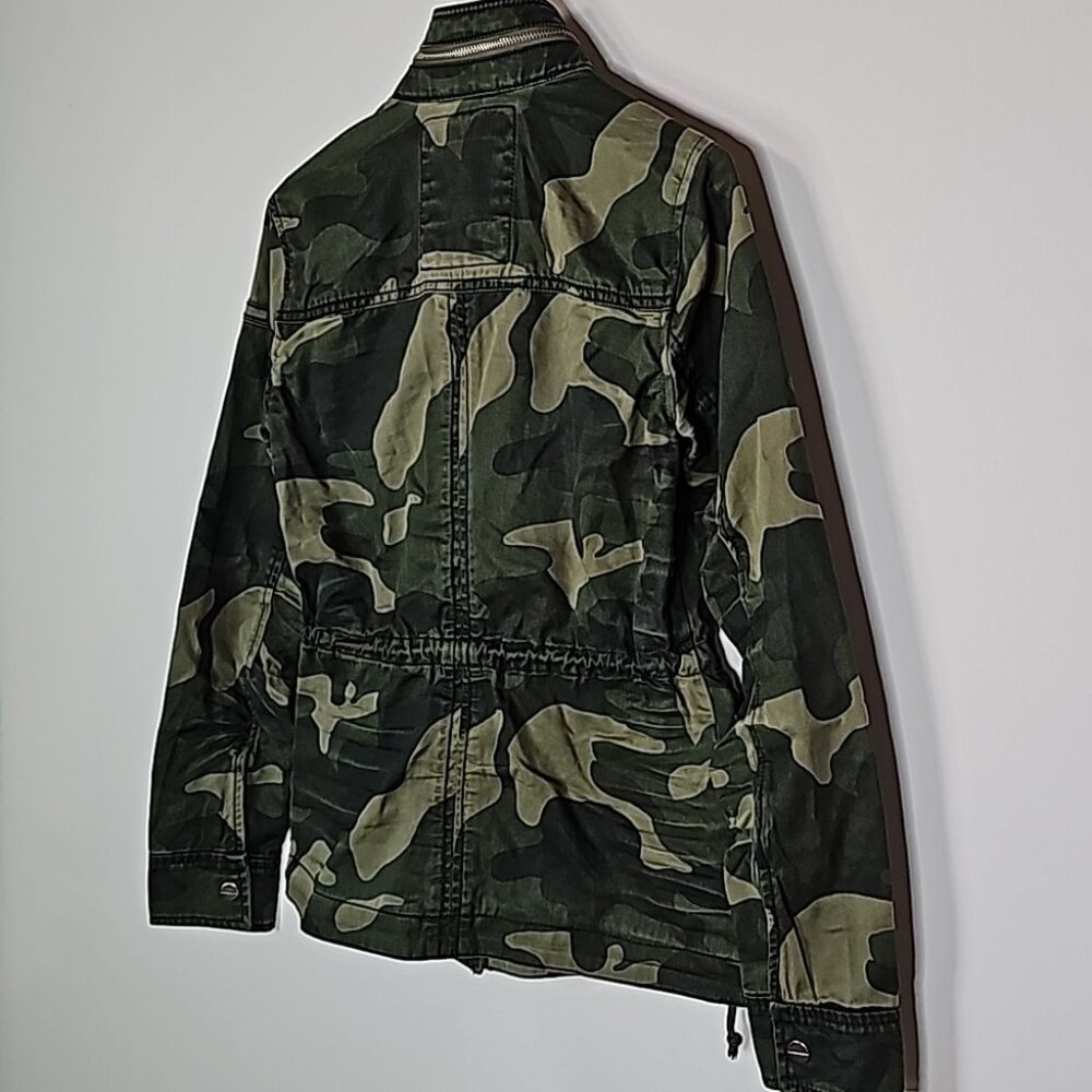 ABERCROMBIE & Fitch xs army camo zip up jacket - Picture 5 of 7